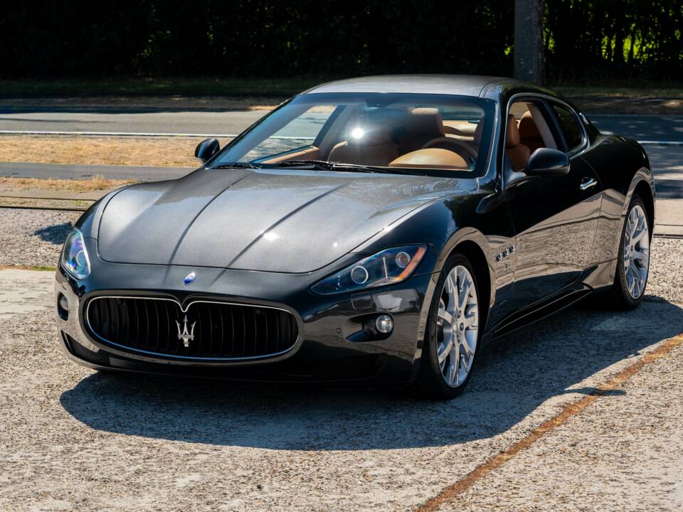 Bild 11/37 von Maserati GranTurismo S (2010)