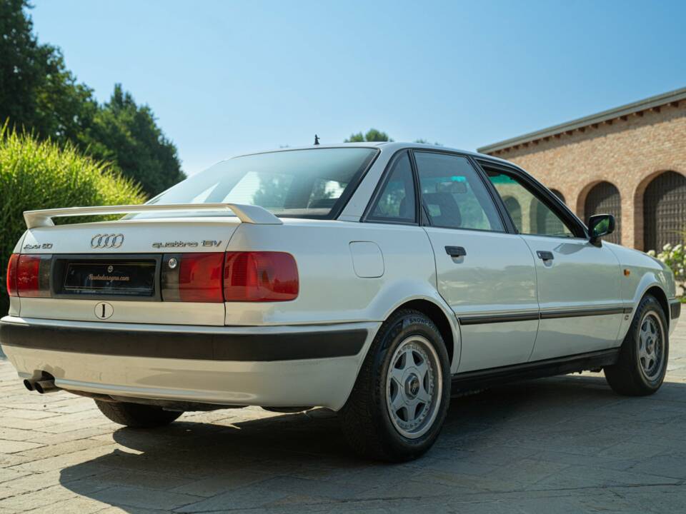 Imagen 14/50 de Audi 80 - 2.0E quattro (1992)