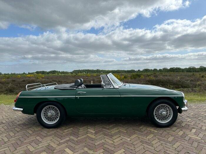 Image 4/7 of MG MGB (1965)