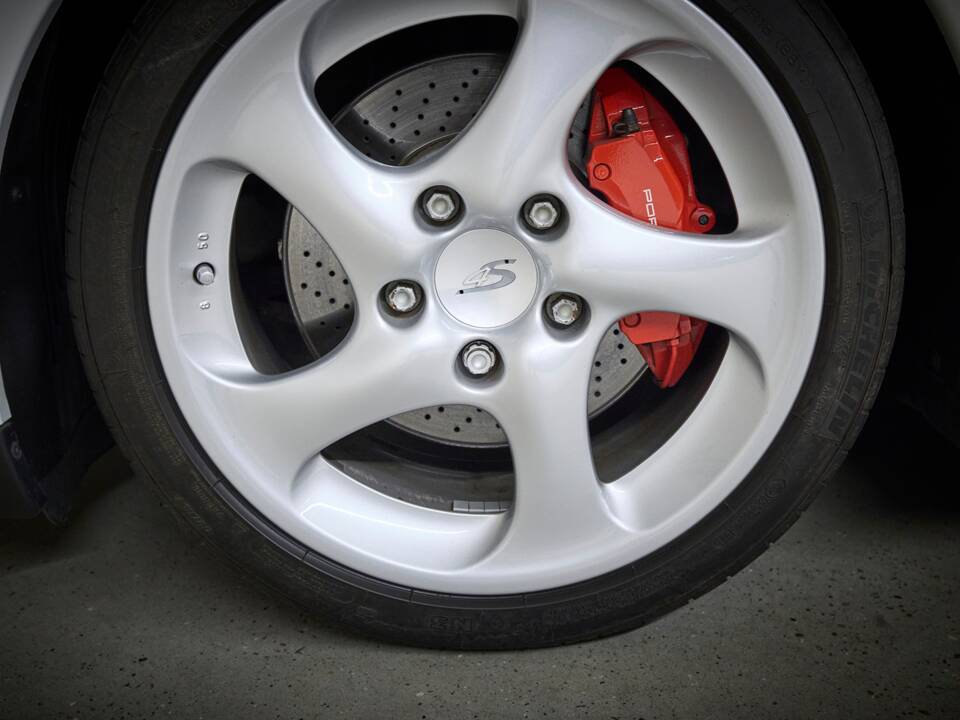 Imagen 40/98 de Porsche 911 Carrera 4S (2004)