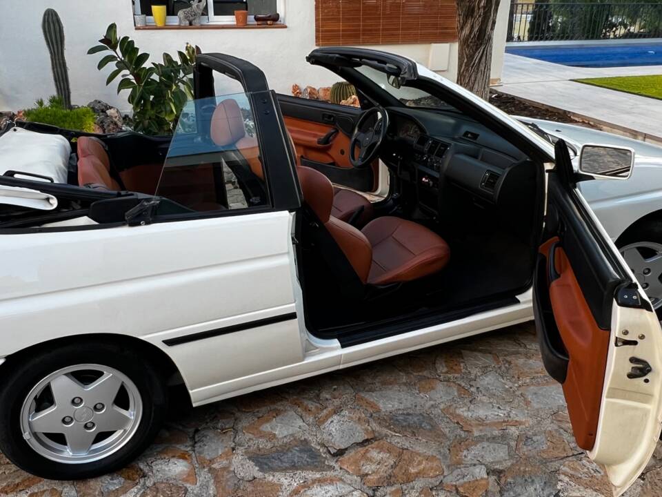 Afbeelding 20/23 van Ford Escort XR3i (1992)