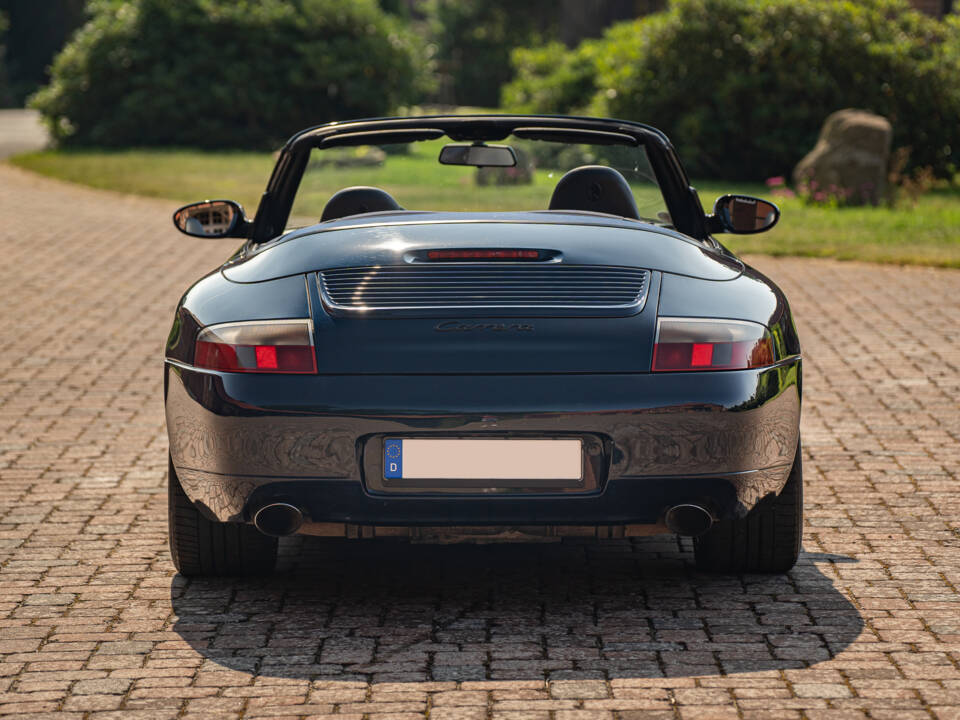 Image 21/41 of Porsche 911 Carrera (2000)