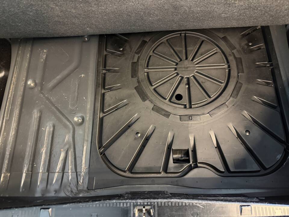 Afbeelding 24/36 van Mercedes-Benz 200 (1988)