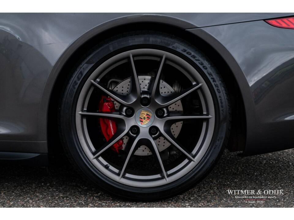 Image 21/47 of Porsche 911 Carrera 4S (2014)