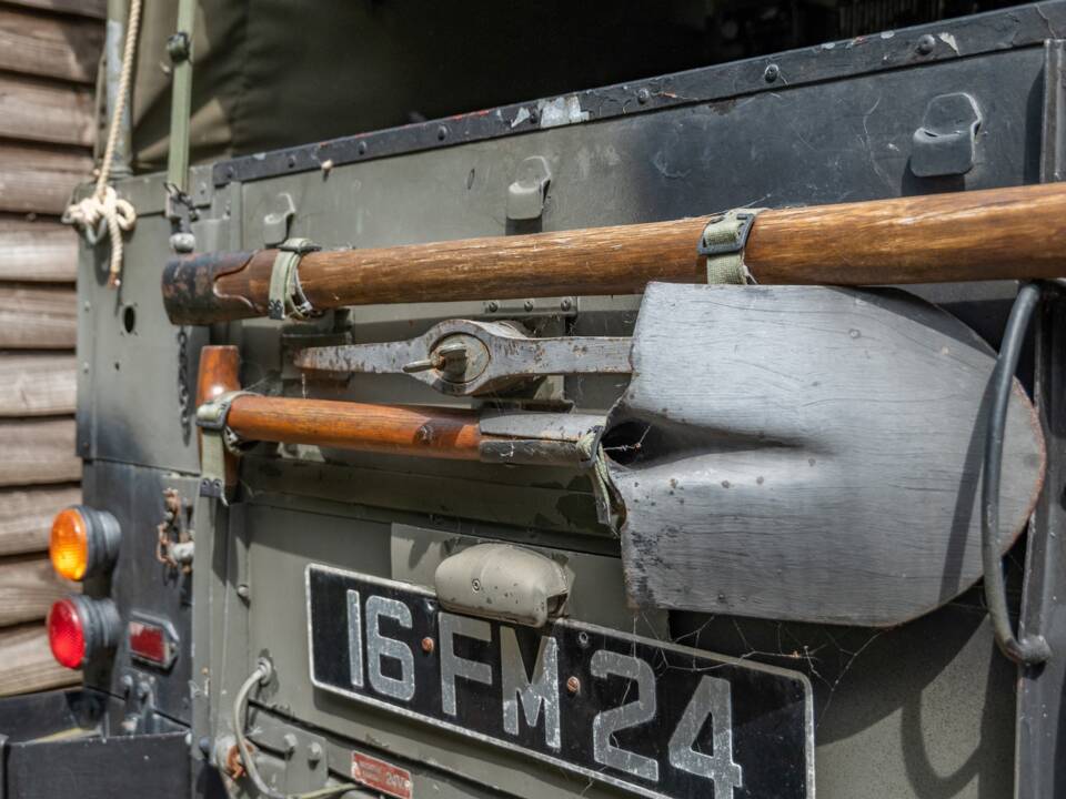 Image 5/50 de Land Rover 88 (1974)