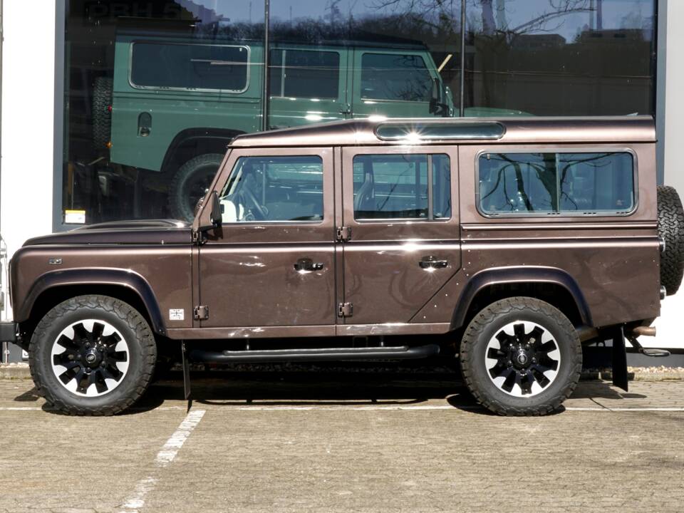 Bild 6/23 von Land Rover Defender 90 Works V8 (2014)