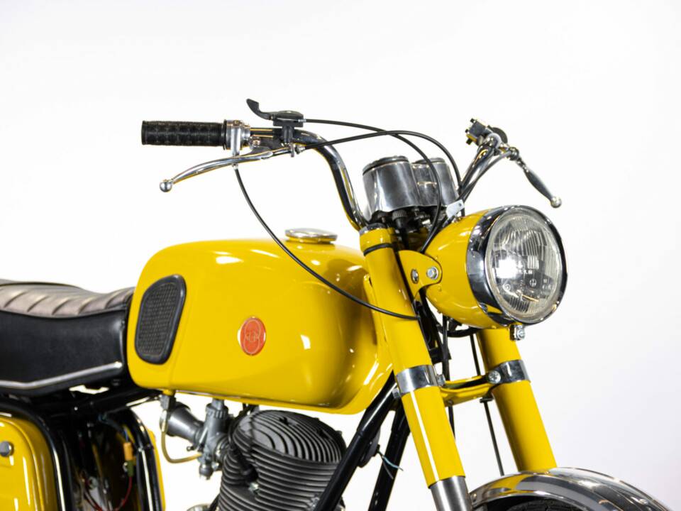 Imagen 25/50 de Gilera 150 Autostrada (1971)
