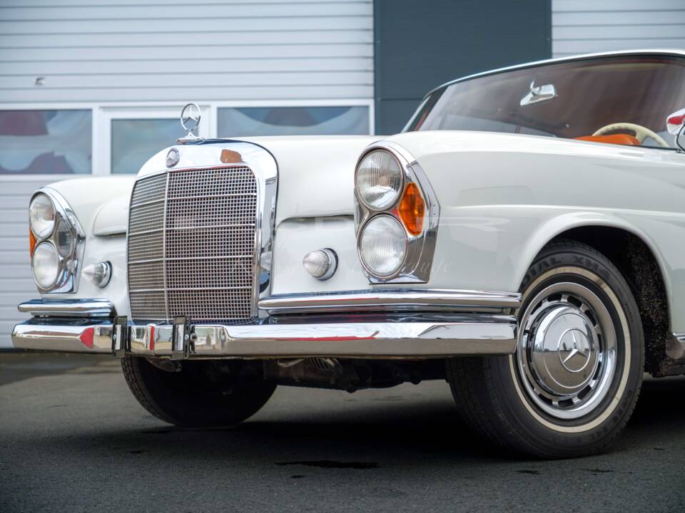 Image 7/24 de Mercedes-Benz 220 SE b (1963)