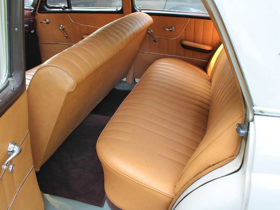 Image 33/50 of Mercedes-Benz 219 (1959)
