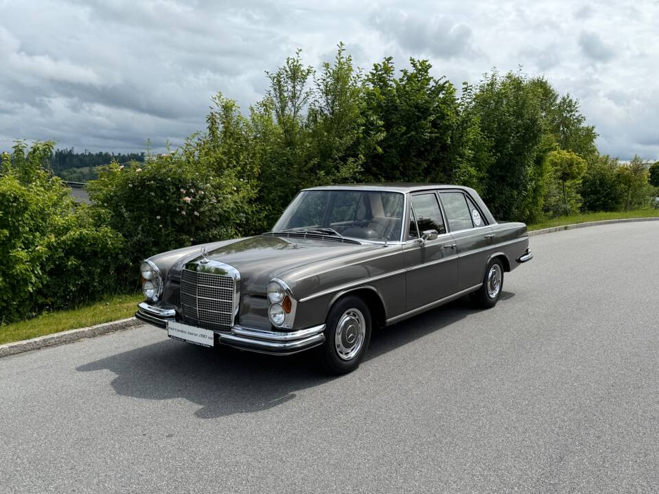 Image 43/47 of Mercedes-Benz 280 SE (1969)