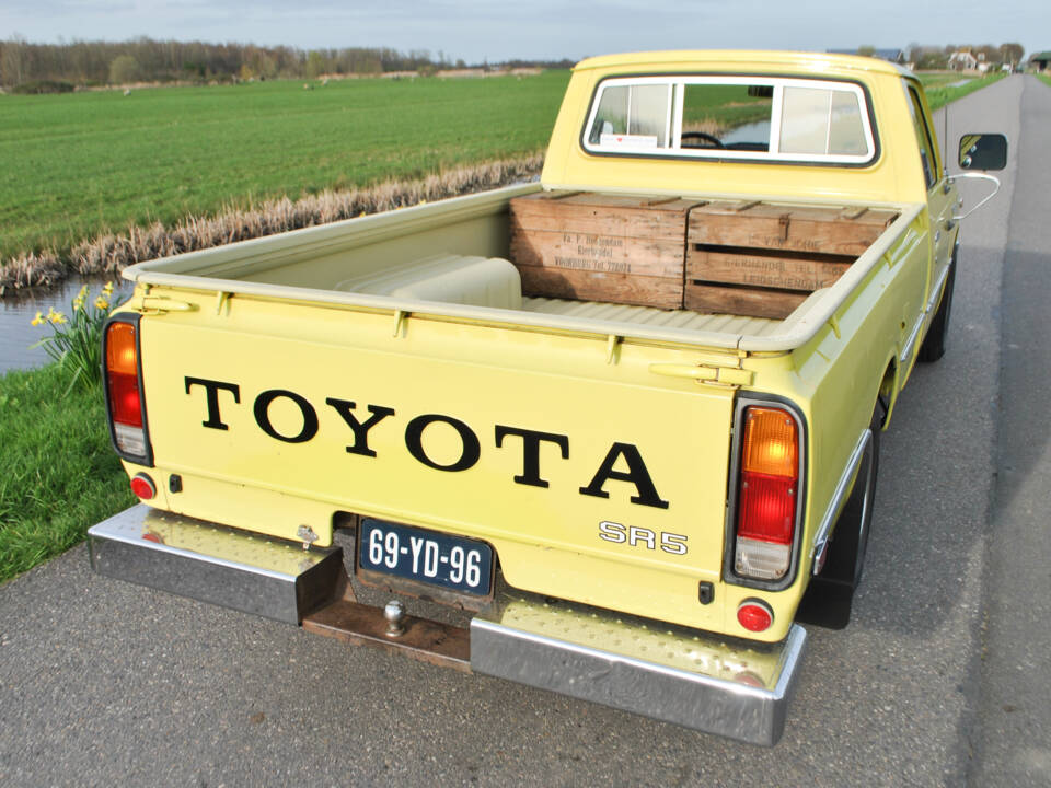 Bild 27/45 von Toyota Hilux (1977)