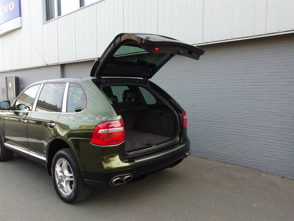Image 70/99 of Porsche Cayenne Turbo (2007)