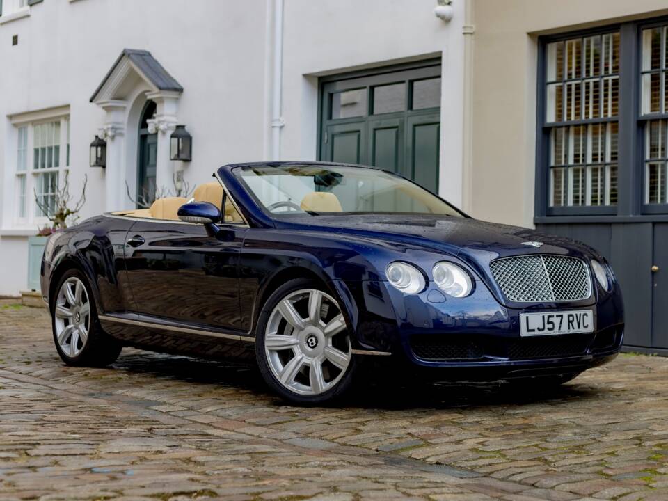 Imagen 1/33 de Bentley Continental GTC (2007)