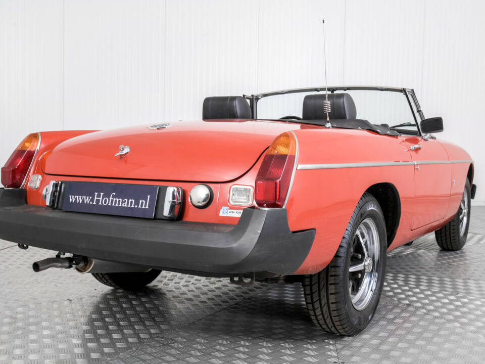 Image 21/50 of MG MGB (1976)