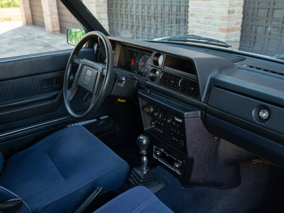 Bild 24/50 von Volvo 240 Diesel (1984)
