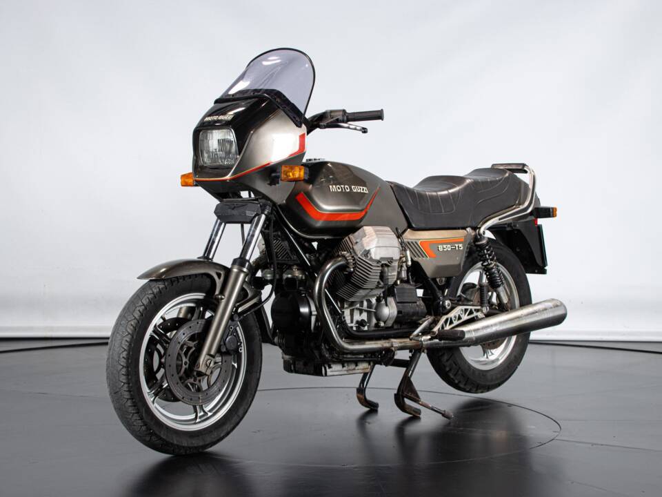 Image 2/50 of Moto Guzzi 850 T 5 (1984)