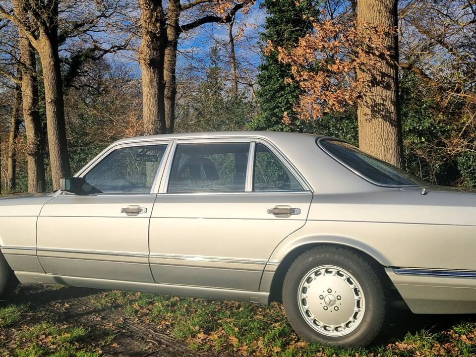 Image 4/18 de Mercedes-Benz 420 SEL (1987)
