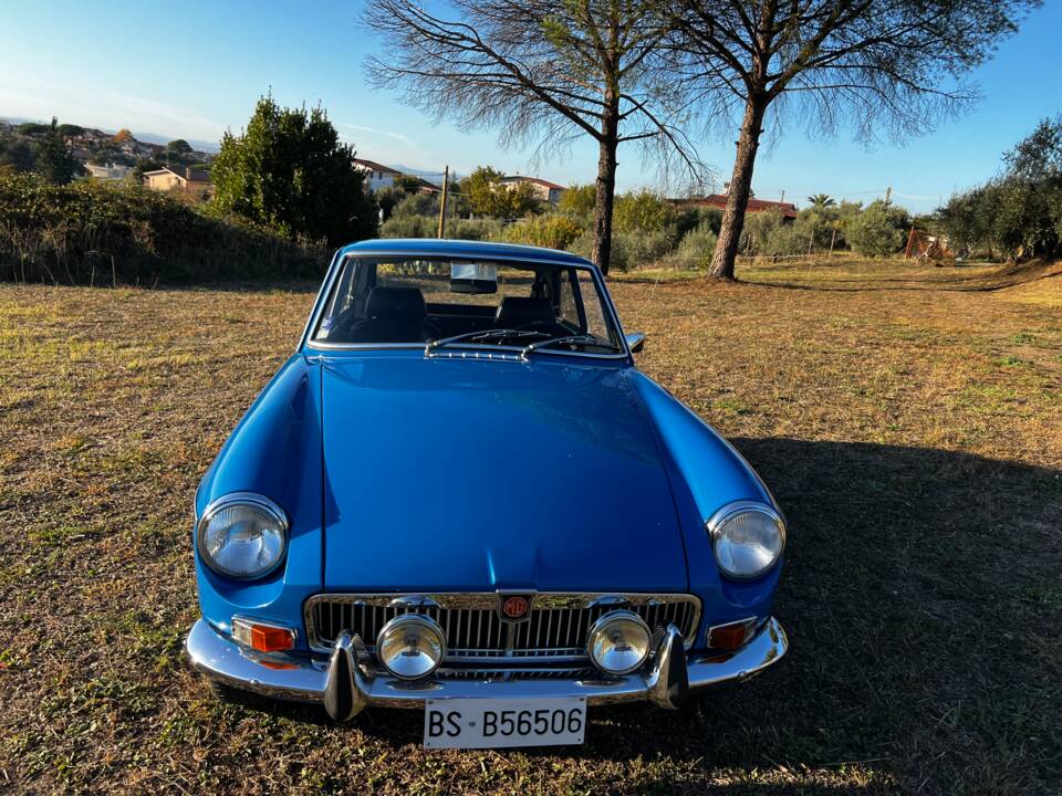 Image 8/50 of MG MGB GT (1972)