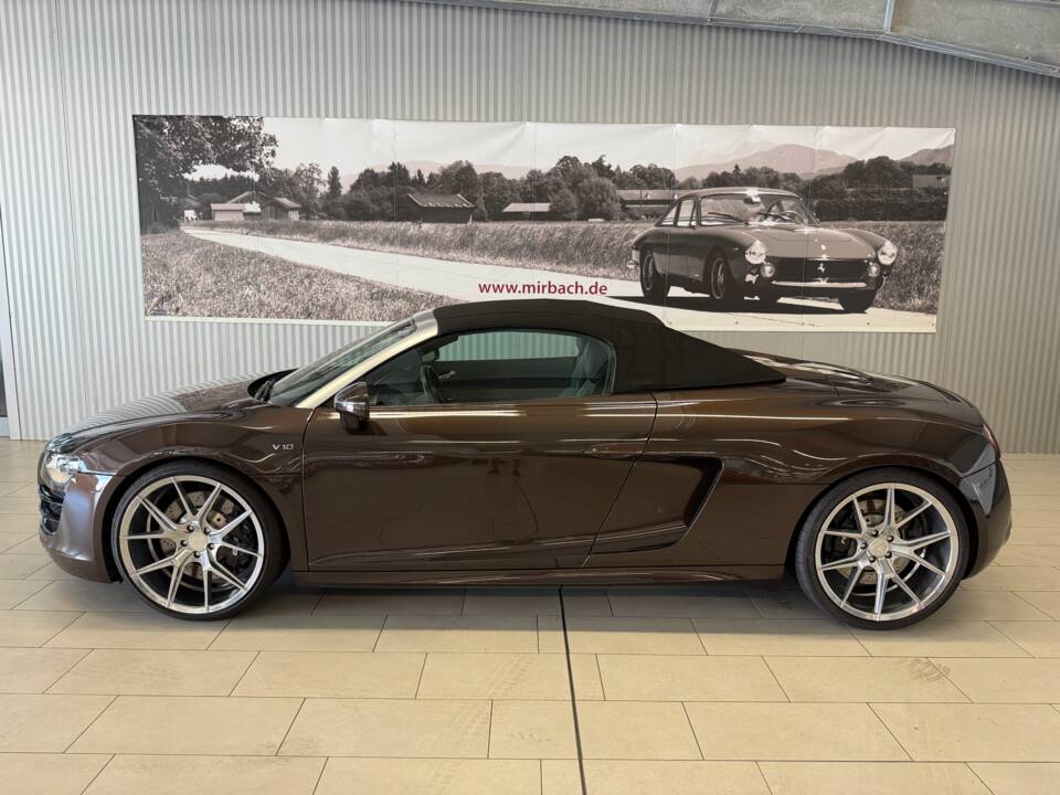 Afbeelding 2/20 van Audi R8 V10 Spyder (2012)