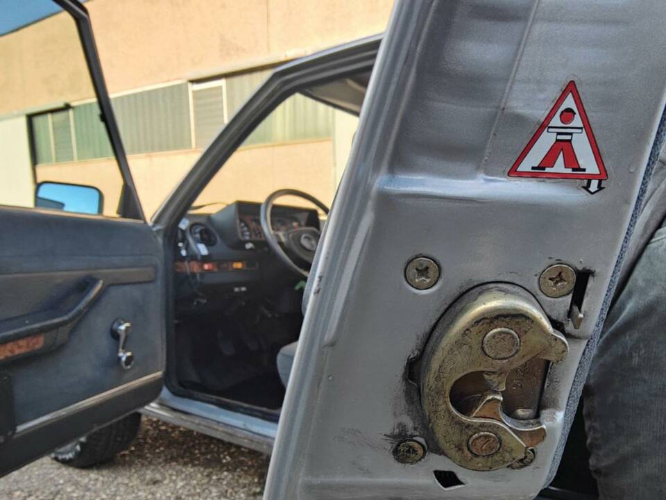 Bild 20/26 von Alfa Romeo Alfetta 2.0 L (1980)