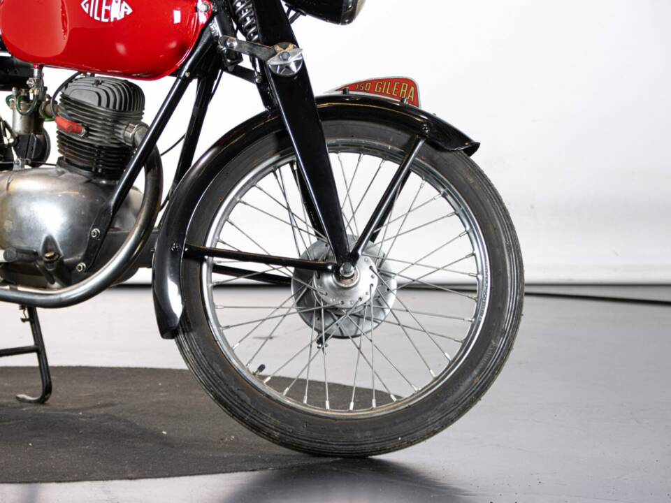 Bild 36/50 von Gilera 150 Sport (1951)