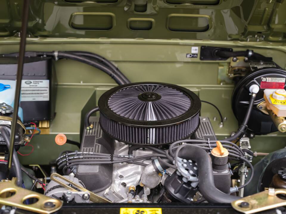 Bild 45/47 von Land Rover 90 (1990)