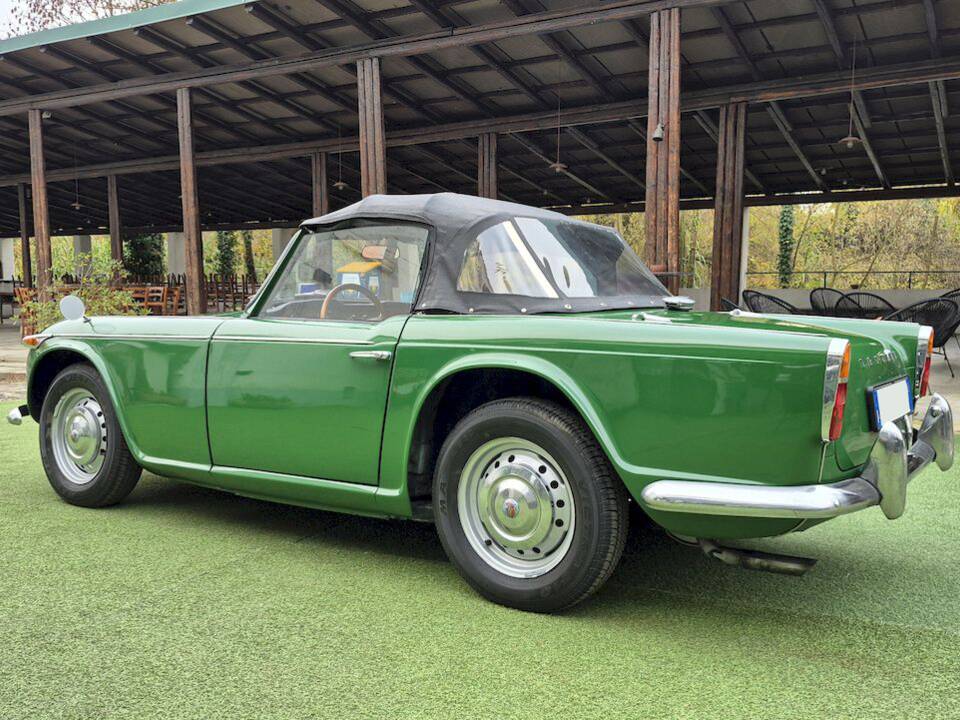 Image 60/66 of Triumph TR 4A IRS (1966)