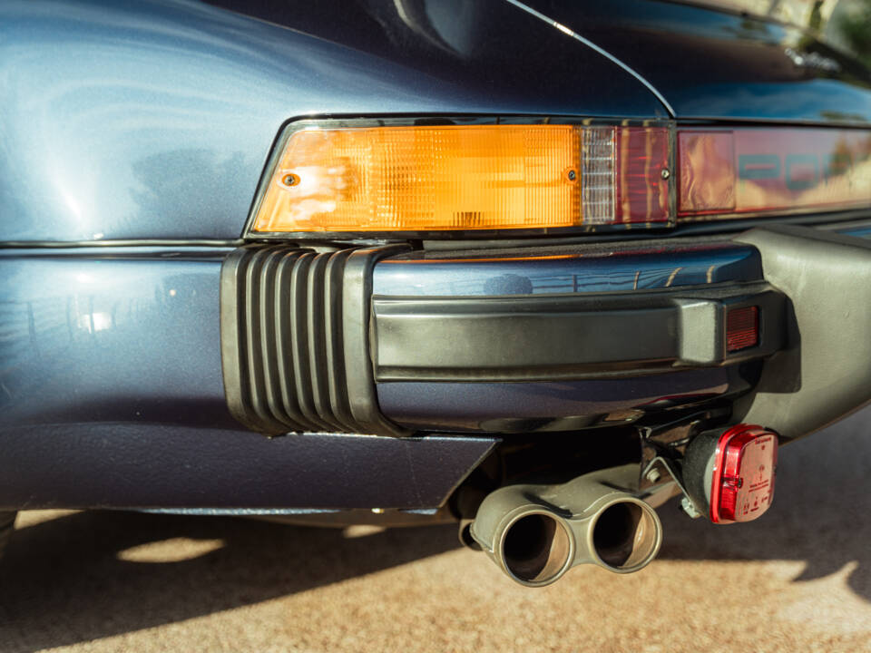 Image 22/65 of Porsche 911 Turbo 3.3 (1986)