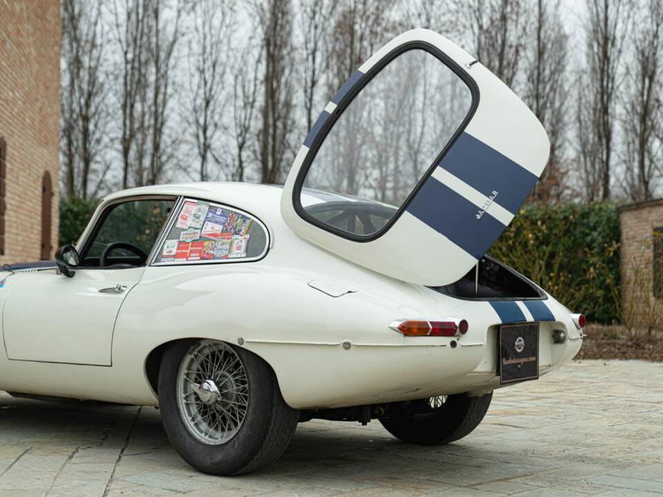 Imagen 11/50 de Jaguar E-Type 3.8 (1964)