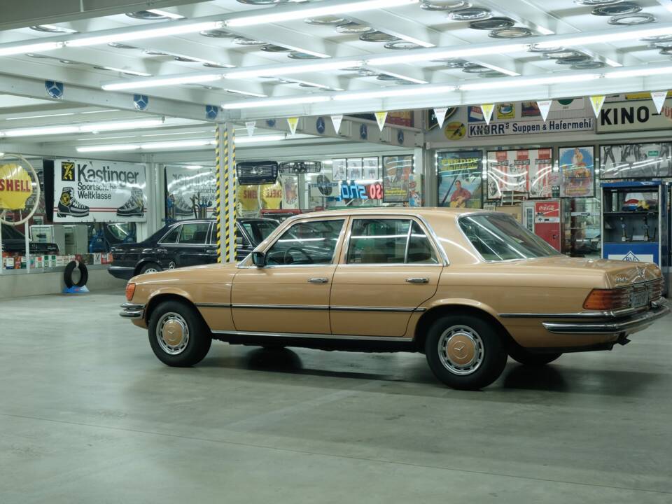 Image 7/50 de Mercedes-Benz 350 SE (1973)