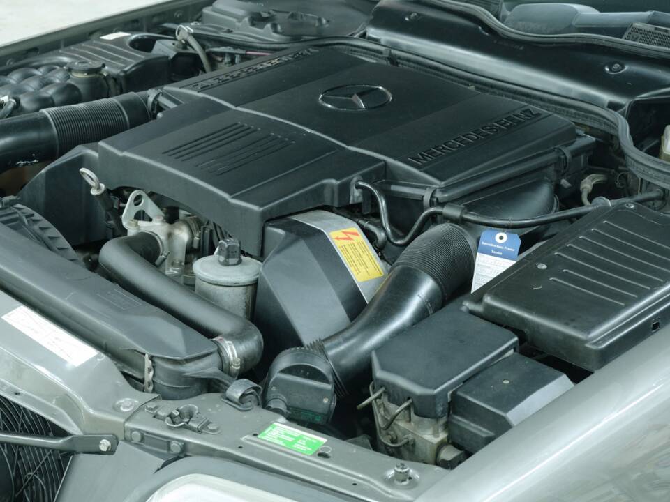 Image 27/50 of Mercedes-Benz SL 500 (1994)