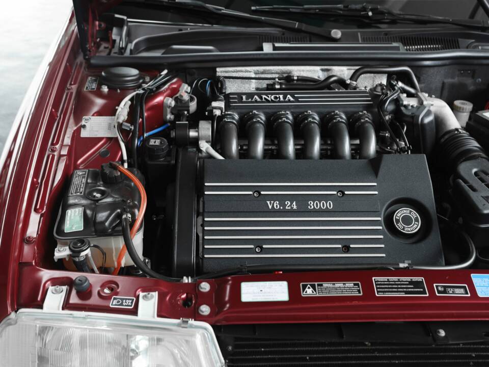 Image 29/46 of Lancia Kappa 3.0 (1999)