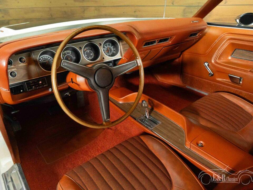 Bild 17/19 von Dodge Challenger R/T (1970)