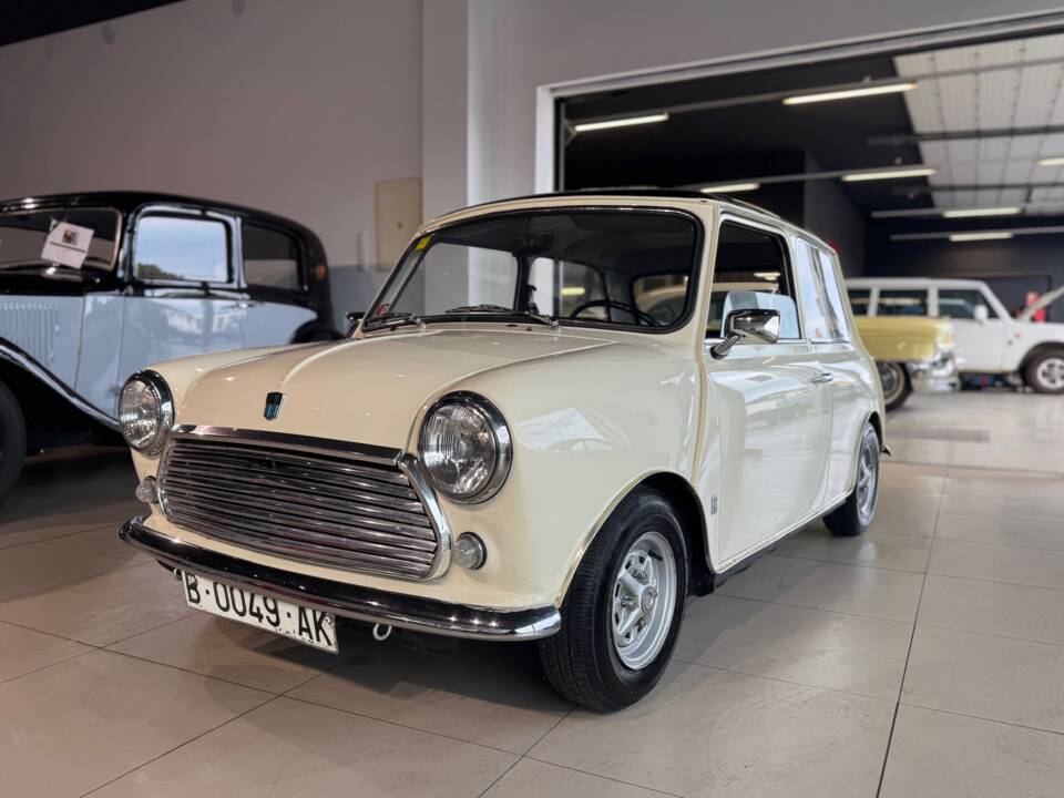 Image 1/38 de Mini 850 (1974)