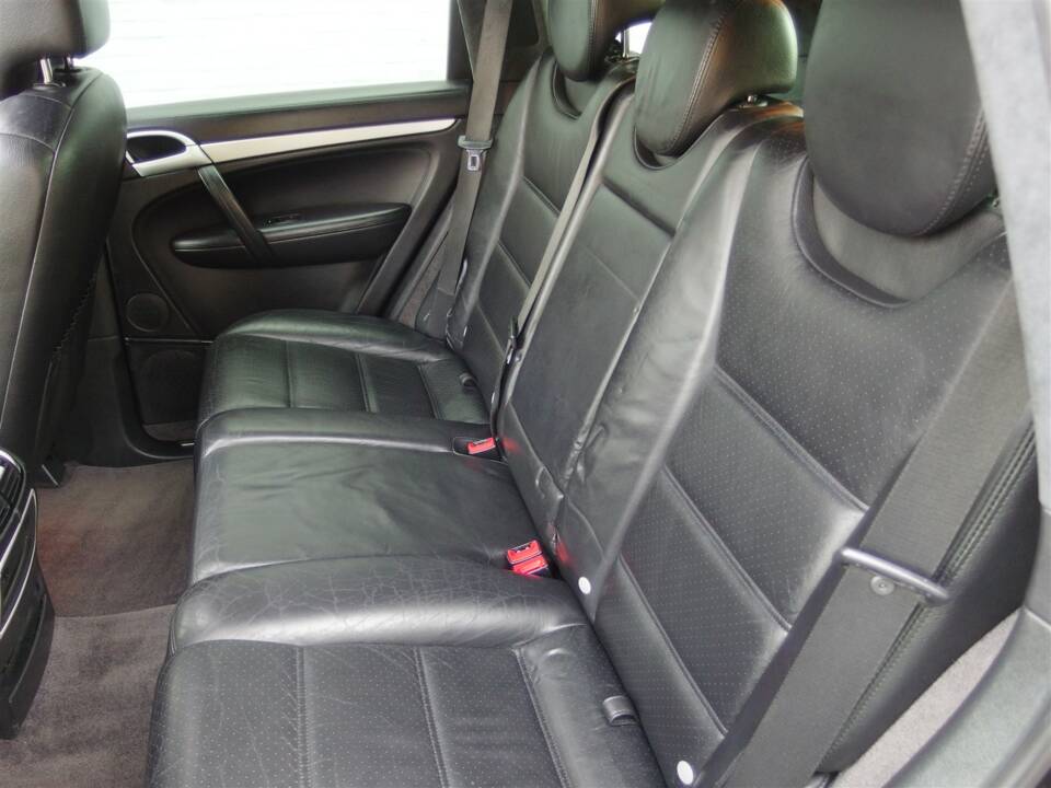 Image 64/99 of Porsche Cayenne Turbo (2007)