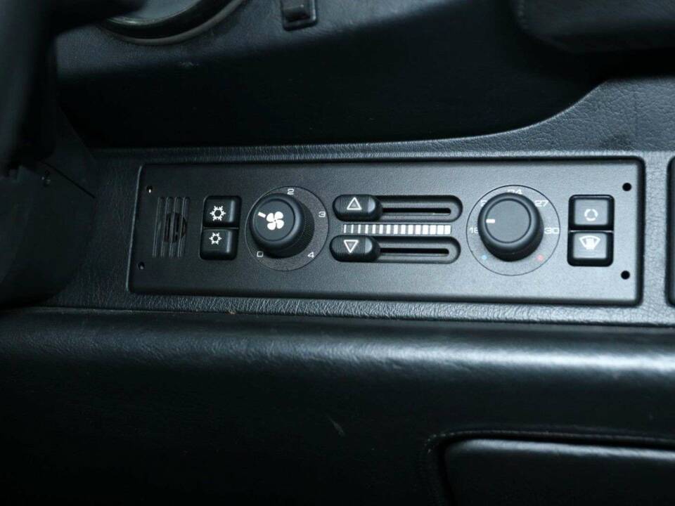 Image 21/50 de Porsche 911 Carrera 4S (1996)