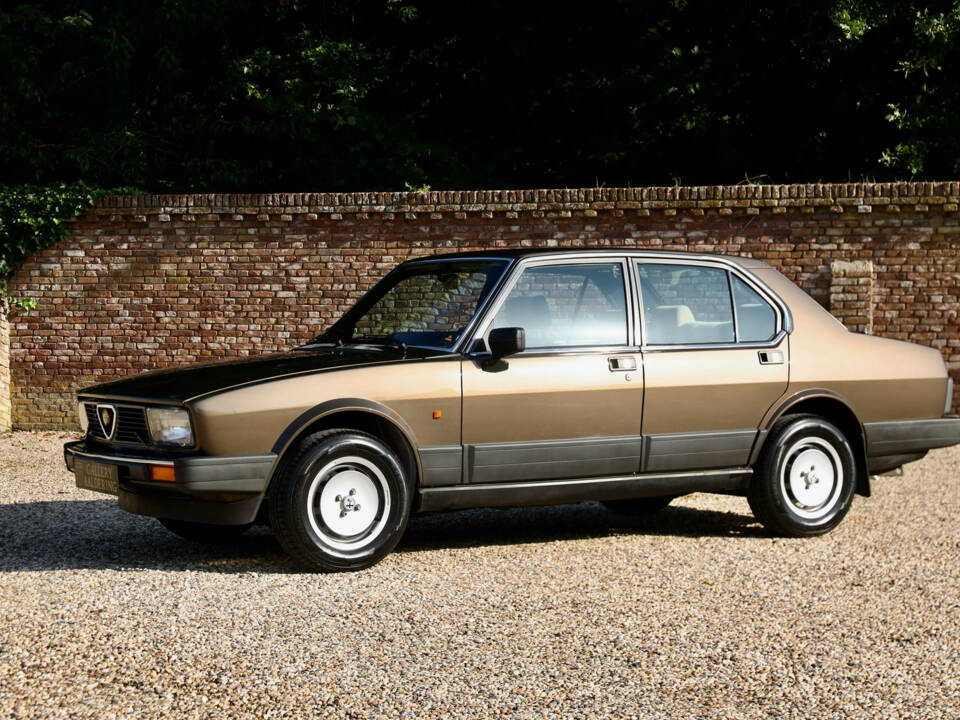 Immagine 22/50 di Alfa Romeo Alfetta 2.0 (1984)