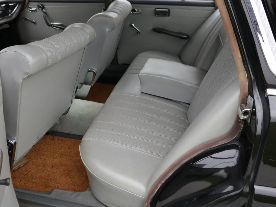 Afbeelding 20/50 van Mercedes-Benz 230 S (1967)