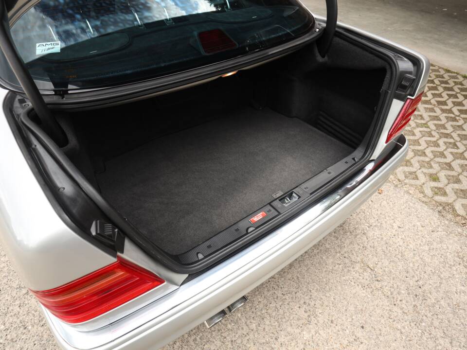 Image 61/98 de Mercedes-Benz E 50 AMG (1996)
