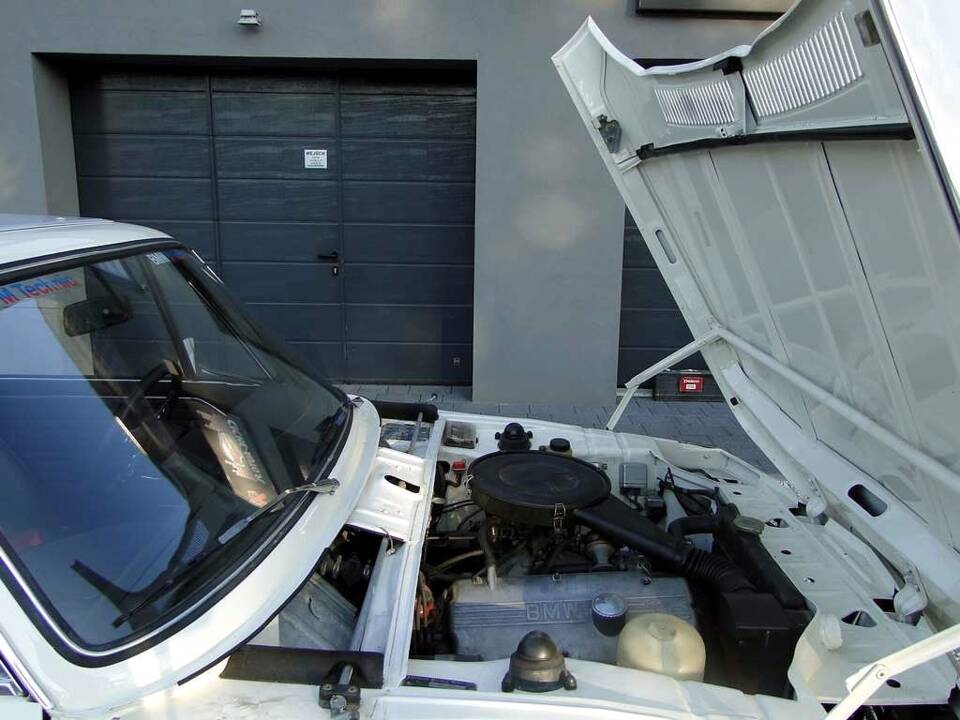 Image 46/196 de BMW 2002 (1975)