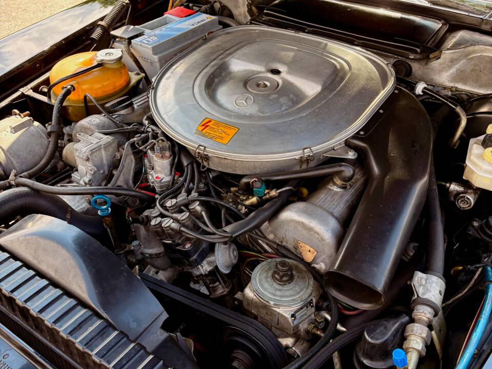 Image 6/17 de Mercedes-Benz 500 SL (1984)