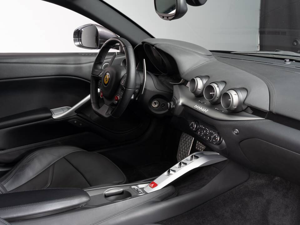 Imagen 23/40 de Ferrari F12berlinetta (2014)