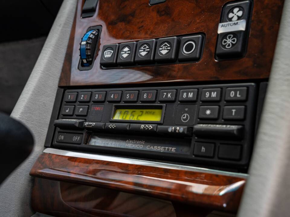 Bild 18/50 von Mercedes-Benz 500 SEL (1984)