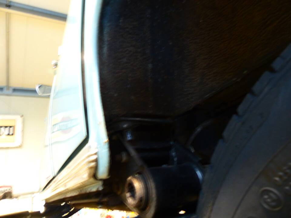 Image 61/66 of Renault R 4 Super (1962)