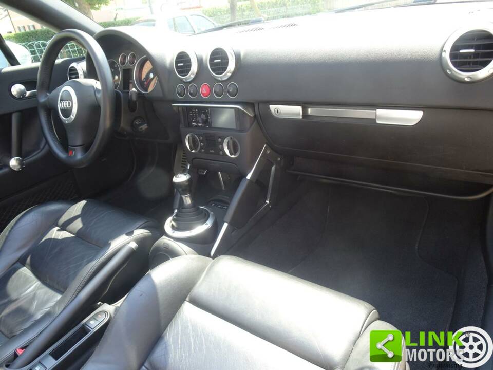 Bild 33/40 von Audi TT 1.8 T (2000)