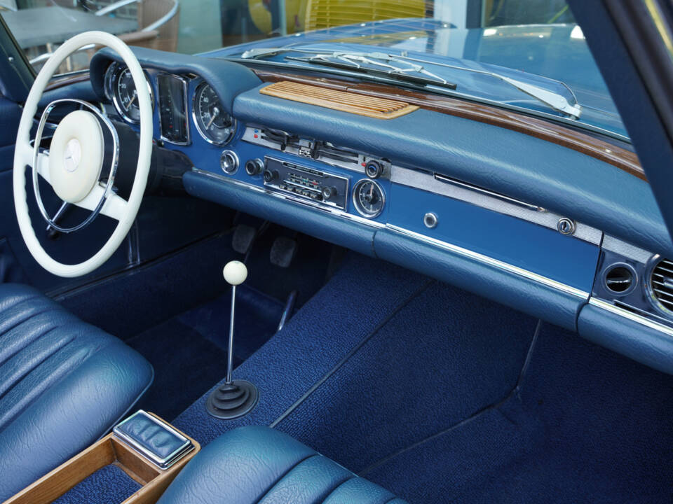 Imagen 17/50 de Mercedes-Benz 280 SL (1968)