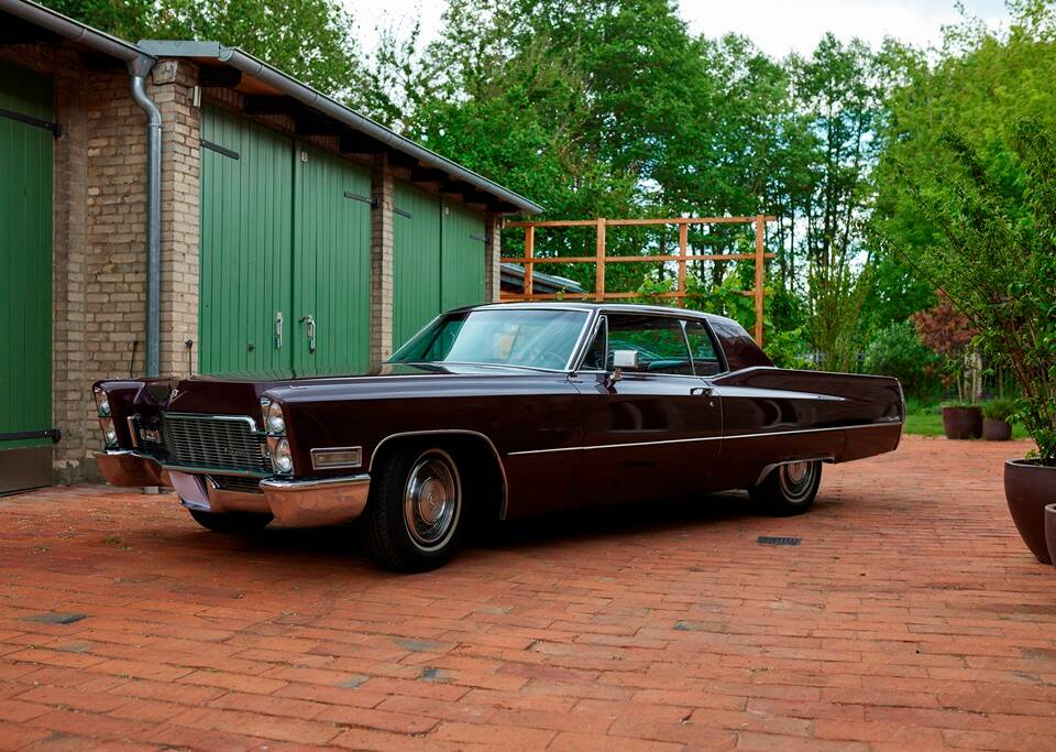 Bild 22/200 von Cadillac Coupe DeVille (1968)