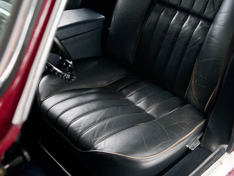 Bild 37/50 von Jaguar XJ 6 L 4.2 (1974)