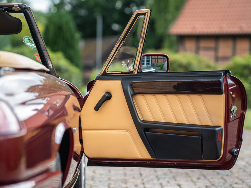 Image 42/42 of Alfa Romeo 2.0 Spider (1990)