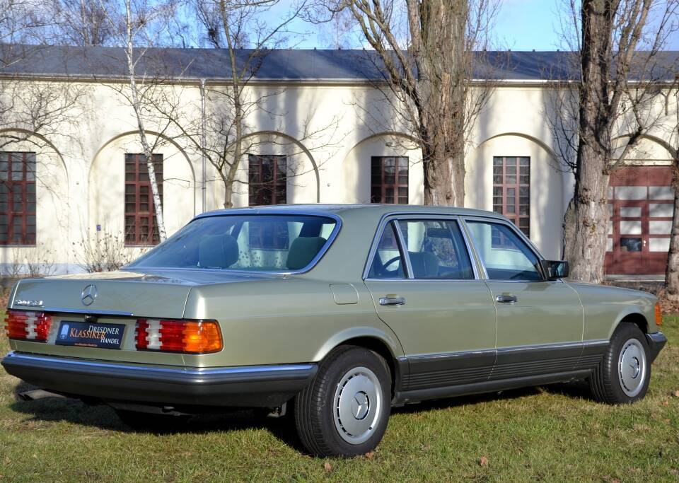 Imagen 8/25 de Mercedes-Benz 500 SEL (1984)